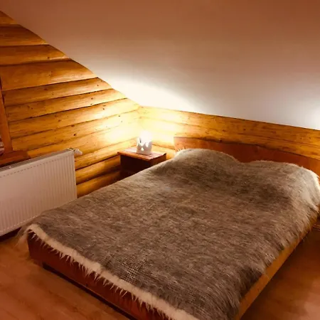 Na Studenomu Lodge Lazeshchyna